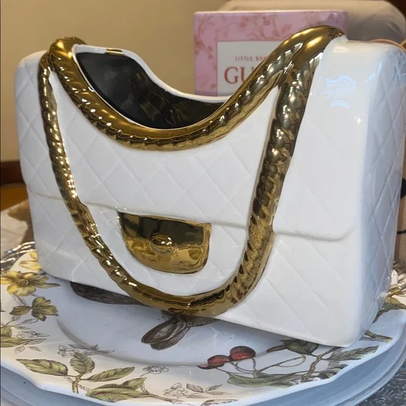 White Ceramic Quilted-Style HANDBAG! - Picture 9 of 9